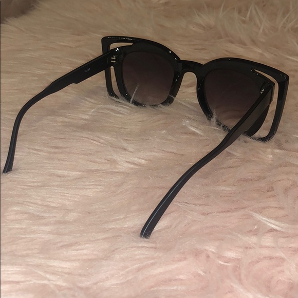 Black sunglasses with cute cutout design - Picture 6 of 6